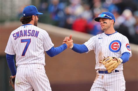 What makes the Chicago Cubs’ Dansby Swanson and Nico Hoerner elite infielders? The Gold Glove finalists break each other down.